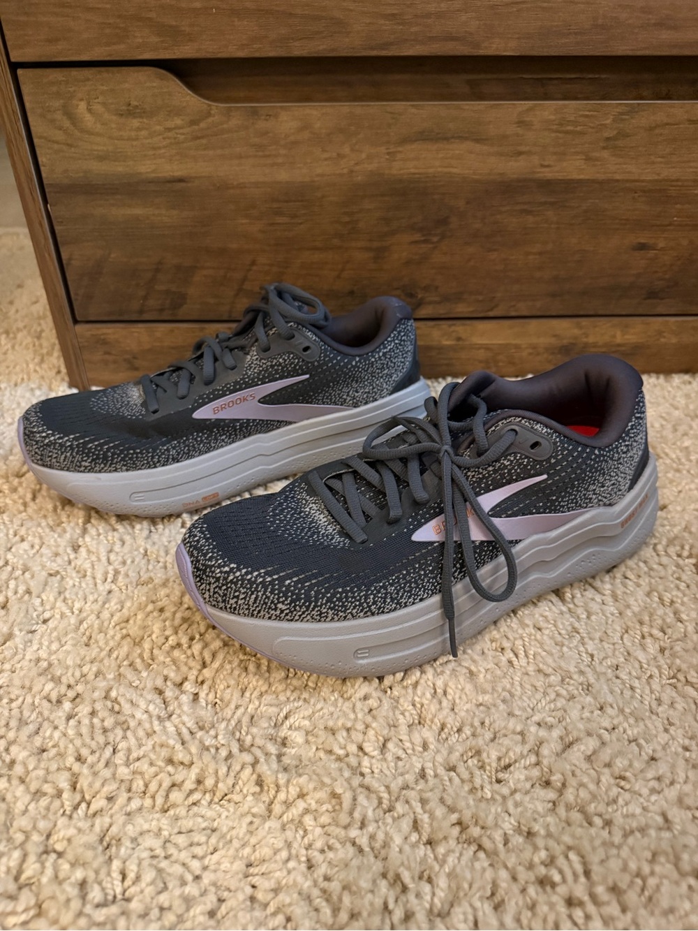 Brooks Womens Ghost Max 2 gray and purple - Picture 2 of 7